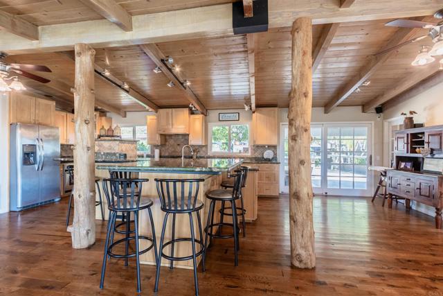 2405 Old Colony, Vista, California 92084, ,Residential Income,For Sale,Old Colony,NDP2407848