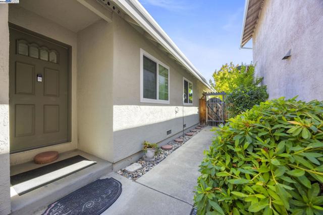 Image 4 of 34 For 2859 El Capitan Dr