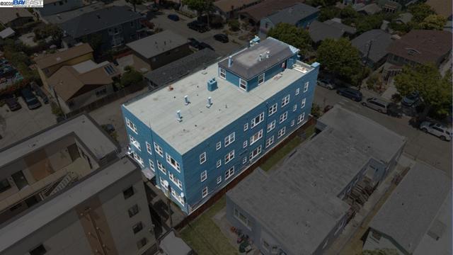 1360 Berkeley Way, Berkeley CA: https://media.crmls.org/mediaz/dd051241-5285-437f-b150-96a6c40dbc57.jpg