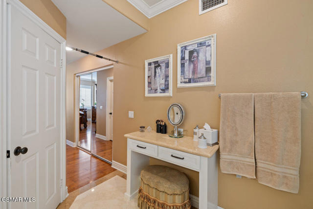2787 Stonecutter Street, Thousand Oaks CA: https://media.crmls.org/mediaz/dd06eed3-96bb-4652-8c4d-f0824a5e6d55.jpg