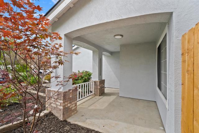 330 Carousel Drive, Vallejo CA: https://media.crmls.org/mediaz/dd074316-337c-48d4-9178-2adc1349204d.jpg