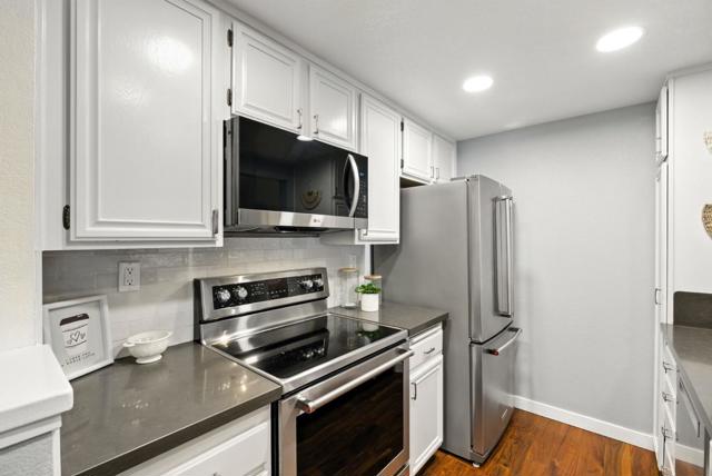 2074 Foxhall Loop, San Jose CA: https://media.crmls.org/mediaz/dd086f07-bb2f-46e5-8dbd-171d536873ab.jpg