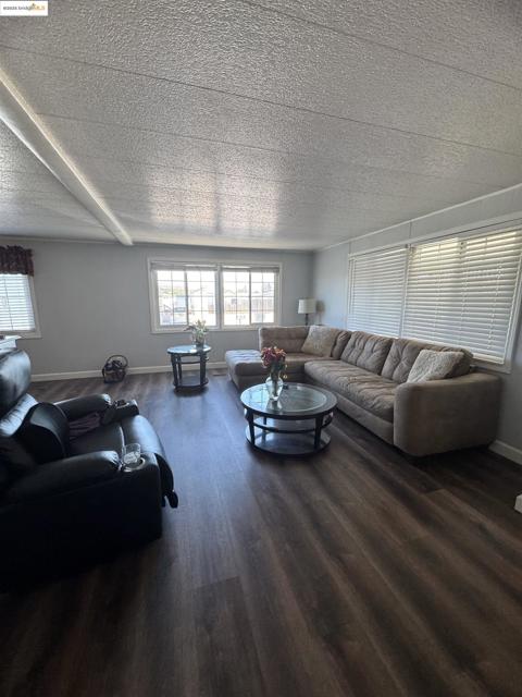 137 Zartop, Oakley CA: https://media.crmls.org/mediaz/dd08c6b6-5e35-4db5-ac2b-df8a0d078bfe.jpg