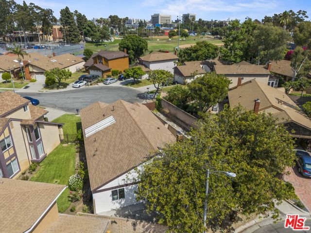 13 Pepper Court, Inglewood CA: https://media.crmls.org/mediaz/dd093d80-1906-48d3-abae-89531463afc6.jpg