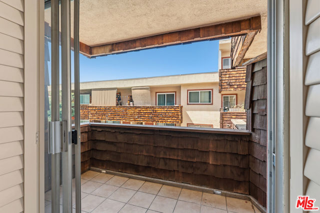 1 Bed Home for Sale in Los Angeles, California