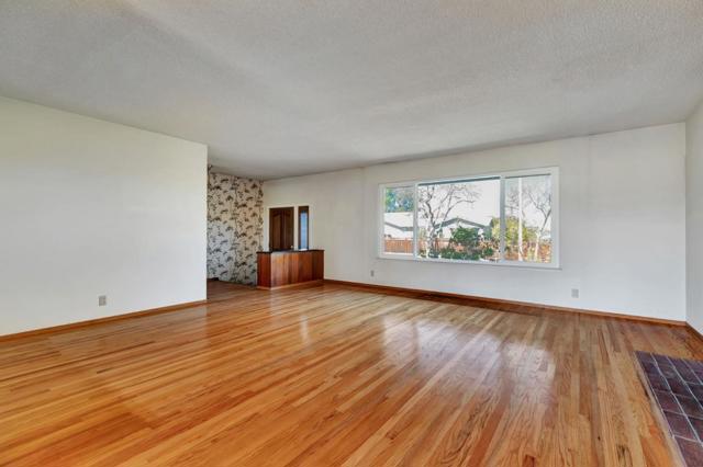 1006 W Knickerbocker Drive, Sunnyvale CA: https://media.crmls.org/mediaz/dd09addb-2740-463d-9cd3-a2adc4ff15ac.jpg