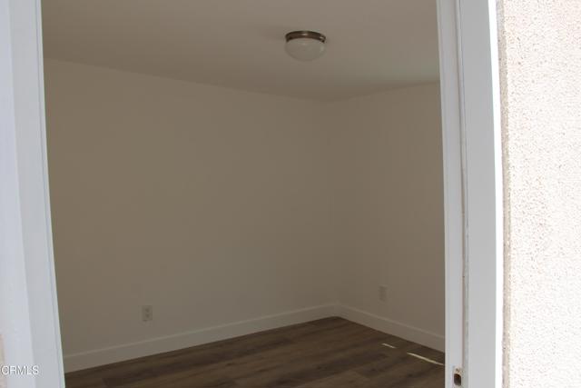 1726 1/2 Chevy Chase E Drive, Glendale CA: https://media.crmls.org/mediaz/dd0a4ba8-7f87-4499-b584-1395e303fa92.jpg