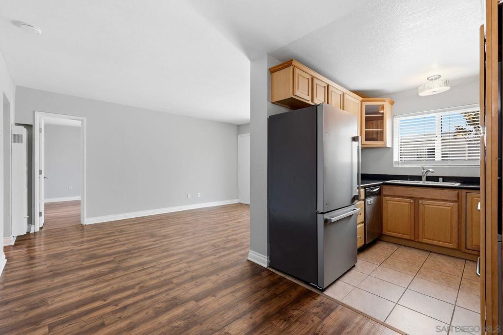 4747 Hamilton - photo 9