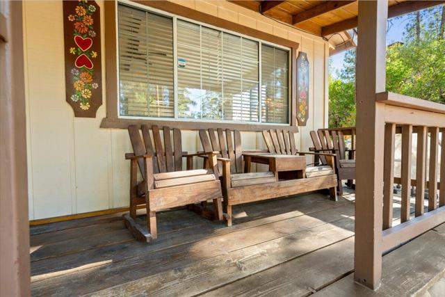 206 E Barker Boulevard, Big Bear CA: https://media.crmls.org/mediaz/dd0ab9ec-d68c-4dac-a2a0-f5bb6631b596.jpg