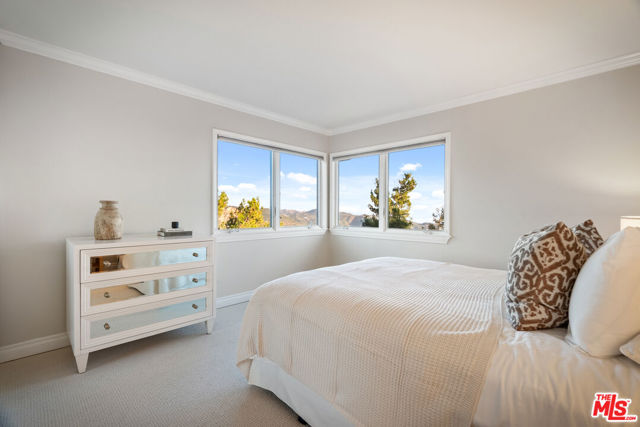 23255 W Paloma Blanca Drive, Malibu CA: https://media.crmls.org/mediaz/dd0ac97a-9225-4379-abfc-5d3cf76d71e9.jpg