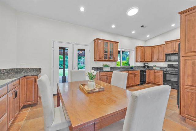 23540 Oriente Way, Ramona CA: https://media.crmls.org/mediaz/dd0b1814-729e-4a5c-91e8-c28a22d3c825.jpg