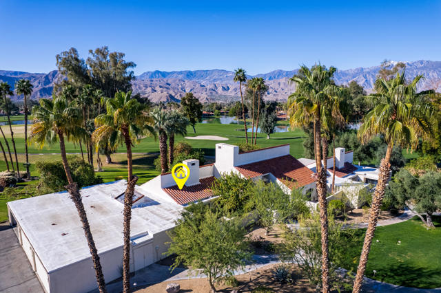 34955 Mission Hills Drive, Rancho Mirage CA: https://media.crmls.org/mediaz/dd0b3abf-8681-4040-9e3f-a4cf4f97f312.jpg