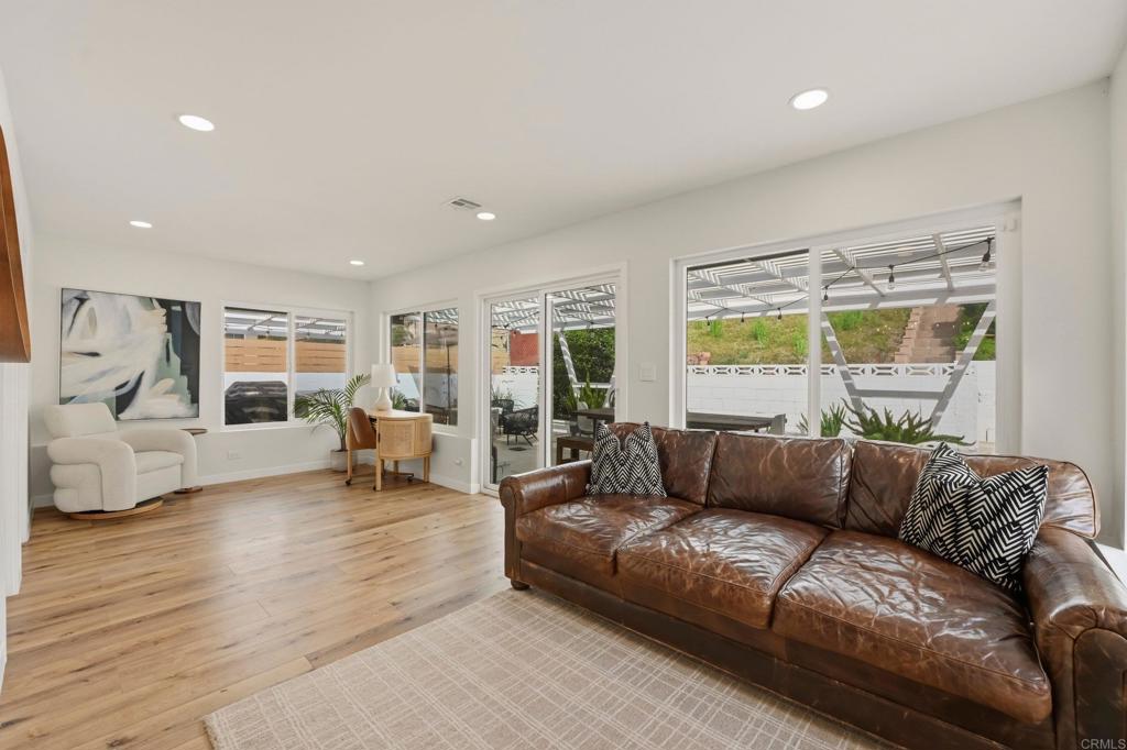 952 La Tierra Drive - photo 12