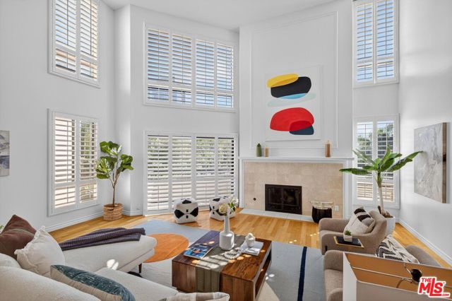 10307 Missouri Avenue, Los Angeles CA: https://media.crmls.org/mediaz/dd0ba480-784a-4fe8-99c1-4c6352425125.jpg