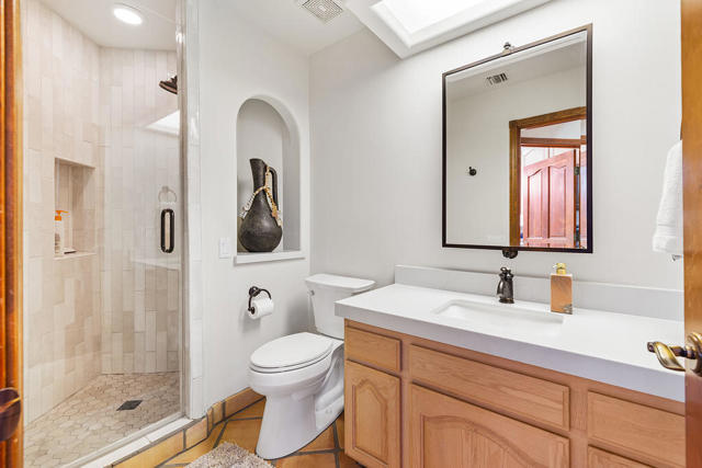 51230 Avenida Obregon, La Quinta CA: https://media.crmls.org/mediaz/dd0beafa-864e-4f13-bf5d-8403b78305ec.jpg