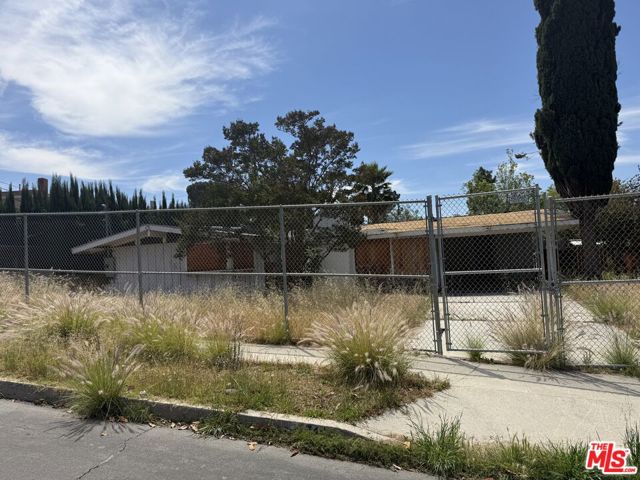 7716 Grove Street photo 2