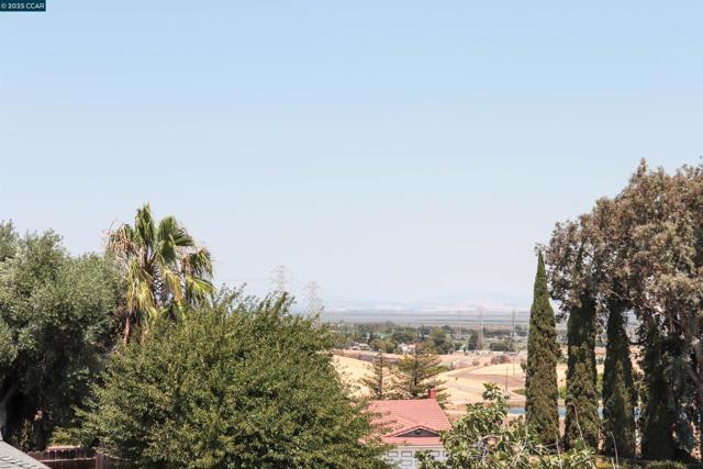 3804 Malibu, Pittsburg CA: https://media.crmls.org/mediaz/dd0c65cf-21ca-4f6d-888e-d4a7b63dbe7f.jpg