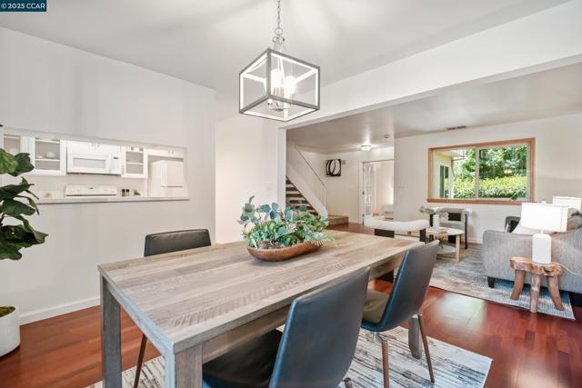 232 Jewel Terrace, Danville CA: https://media.crmls.org/mediaz/dd0cb388-947a-4f93-8b98-7b387b4a8650.jpg