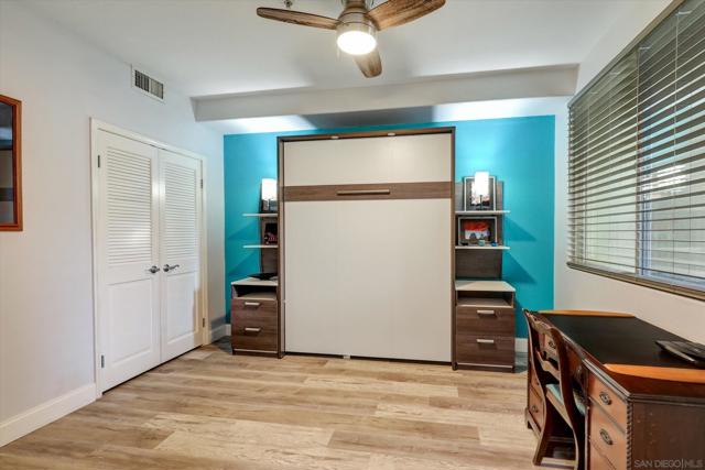 1601 India St, San Diego CA: https://media.crmls.org/mediaz/dd0cba47-15ce-42a9-8f70-996271e12958.jpg