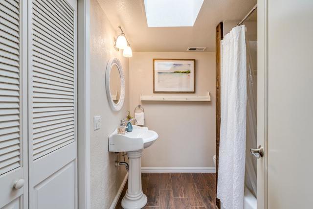 509 36th Avenue, Santa Cruz CA: https://media.crmls.org/mediaz/dd0d9737-faea-4f76-b3c0-6adef51415e2.jpg