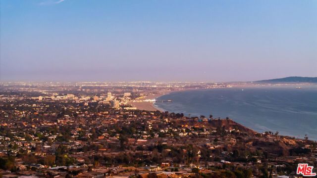 Drew Fenton | 1058 Vista Grande Drive Pacific Palisades CA | MLS: 7137758