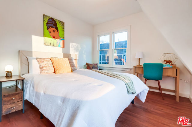 1607 N Vista Street, Los Angeles CA: https://media.crmls.org/mediaz/dd0dcf02-71f9-4a57-8c36-da664c8806df.jpg