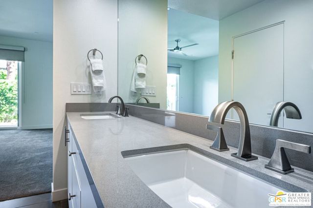 1007 Ziel Drive, Palm Springs CA: https://media.crmls.org/mediaz/dd0e2818-86ee-4568-bfd1-928e4db5eb03.jpg
