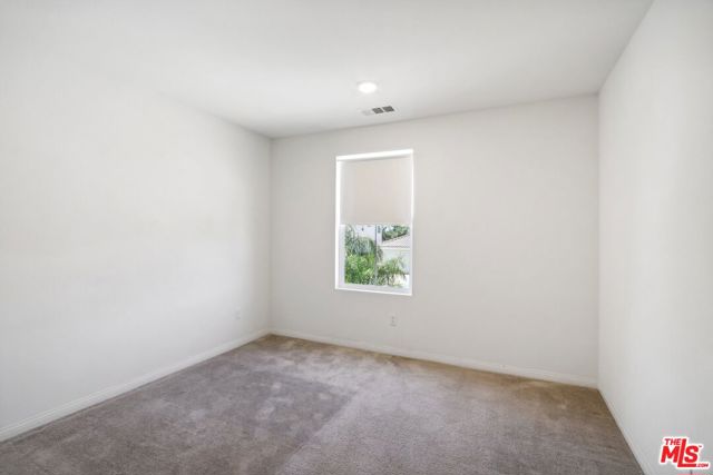 19317 Bension Drive, Santa Clarita CA: https://media.crmls.org/mediaz/dd0f69f5-7bbb-40f1-848d-0f3c9bba2dfb.jpg
