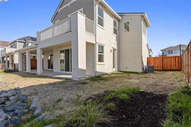 16 Grey Whale Place, Bethel Island CA: https://media.crmls.org/mediaz/dd0f8d09-07c9-4eba-8c3c-8457c53126d0.jpg