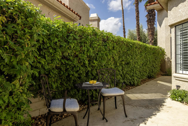 105 Brandigo Circle, Palm Desert, CA 92211