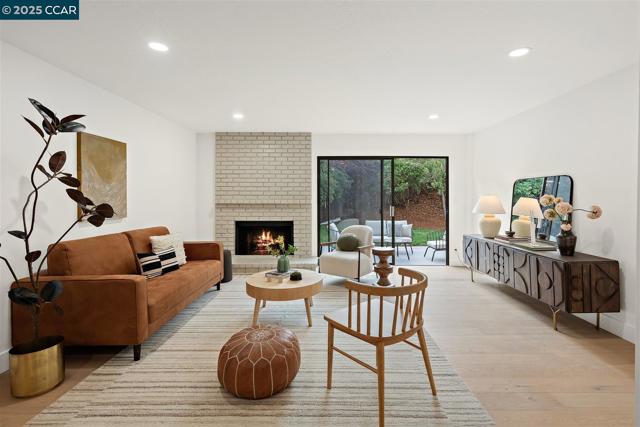 101 Lena Ct, Pleasant Hill CA: https://media.crmls.org/mediaz/dd1048ca-9f1a-4187-b463-ddc03786d17b.jpg
