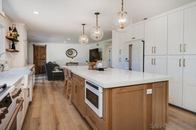 7634 Flag Lake, San Diego CA: https://media.crmls.org/mediaz/dd11236b-4f1e-43f1-ae57-1c2bfc24218c.jpg