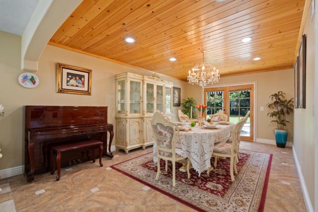 2859 Broken Oak Court, San Jose CA: https://media.crmls.org/mediaz/dd1170f6-bccc-4353-9031-8e38a7bafd37.jpg