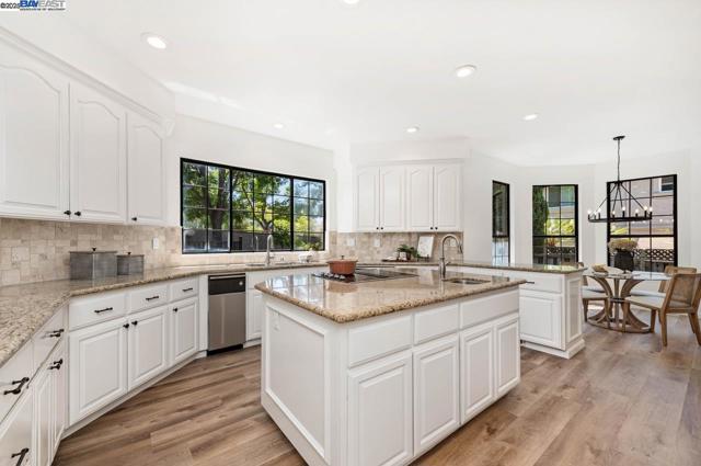 942 Finovino Ct, Pleasanton CA: https://media.crmls.org/mediaz/dd1241d8-5632-43a8-b920-dcf30394047a.jpg