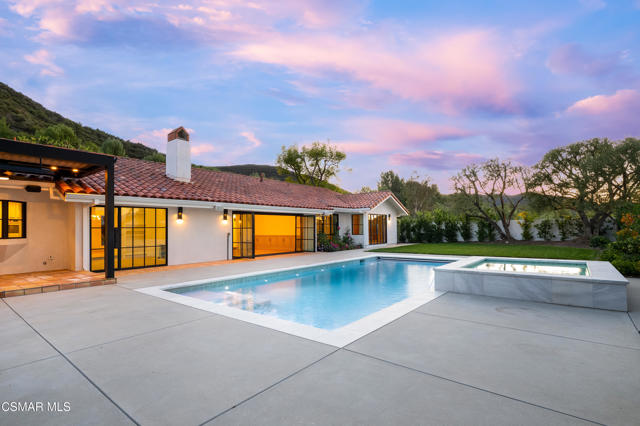 87 Pinecrest Road, Westlake Village CA: https://media.crmls.org/mediaz/dd124954-02af-437a-afe8-c3a67d339013.jpg