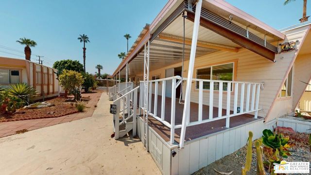 15 Mckinley Drive, Cathedral City CA: https://media.crmls.org/mediaz/dd126584-76d2-4dbe-937a-52b7ebfa7535.jpg