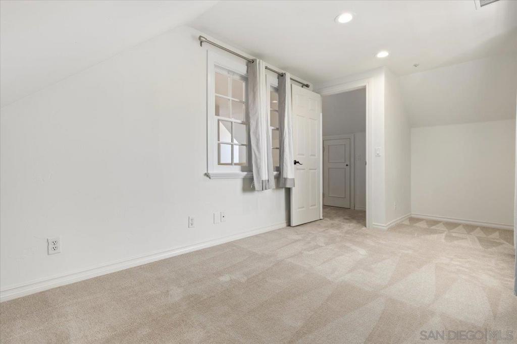 MLS #250037042SD image #35