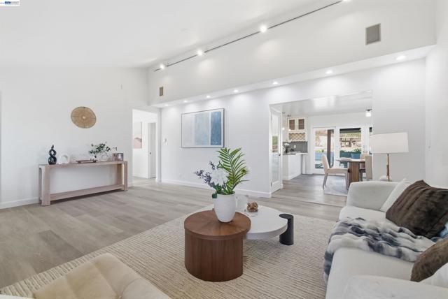 Image 33 of 60 For 536 Golf Club Rd