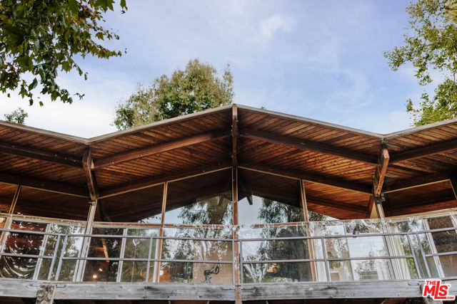 630 Hightree Road, Santa Monica CA: https://media.crmls.org/mediaz/dd140ee8-3864-491a-b63a-ad2c8283e5be.jpg