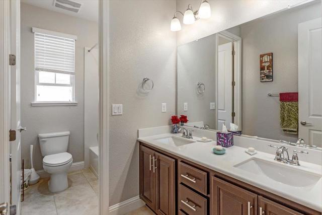 30111 Mountain View Drive, Hayward CA: https://media.crmls.org/mediaz/dd1581a4-227c-4642-add3-7fd719afbbf0.jpg