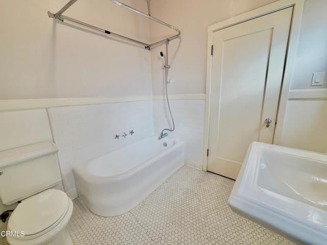 Detail Gallery Image 9 of 22 For 590 S Oakland #590,  Pasadena,  CA 91106 - 3 Beds | 2 Baths