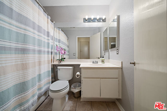 3223 Quarry Road, Palmdale CA: https://media.crmls.org/mediaz/dd1585cd-edab-4acd-ad67-d9eef0cc430a.jpg