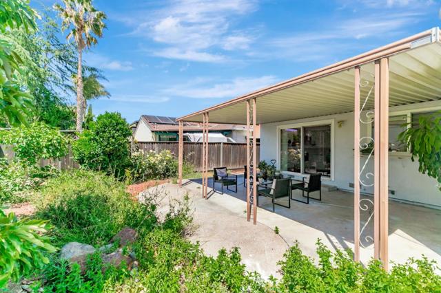 5191 Barron Park Drive, San Jose CA: https://media.crmls.org/mediaz/dd15ba58-af14-442a-83a5-5c1a33effba1.jpg