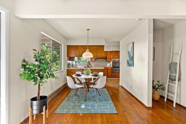 26025 Highland Way, Los Gatos CA: https://media.crmls.org/mediaz/dd16b042-658e-4c2d-b674-54ce8c30c936.jpg