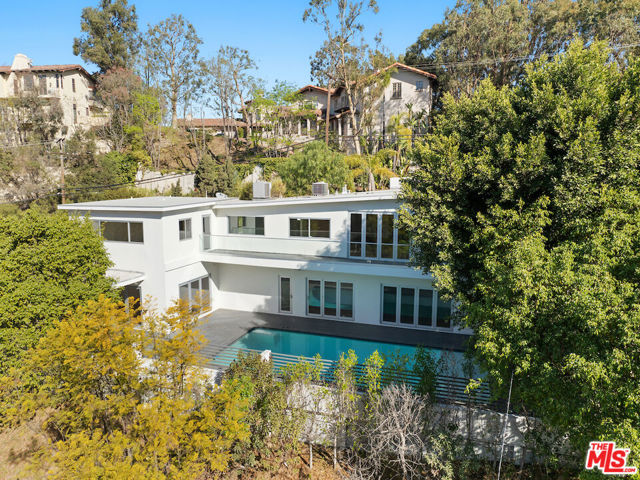7470 Woodrow Wilson Drive, Los Angeles CA: https://media.crmls.org/mediaz/dd172cab-7f23-4da4-9a29-d01c3b473e1a.jpg