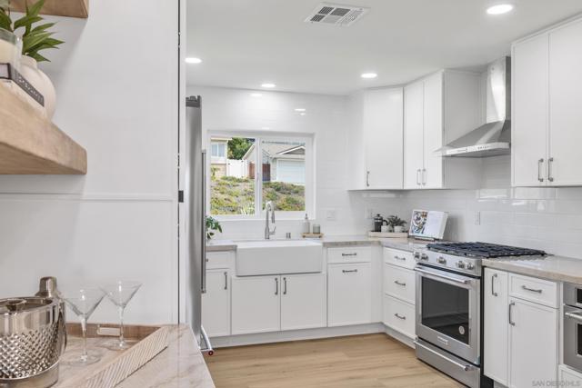 6673 Del Cerro Blvd, San Diego CA: https://media.crmls.org/mediaz/dd17b7bd-169d-4101-bd91-9b7f58839d8c.jpg