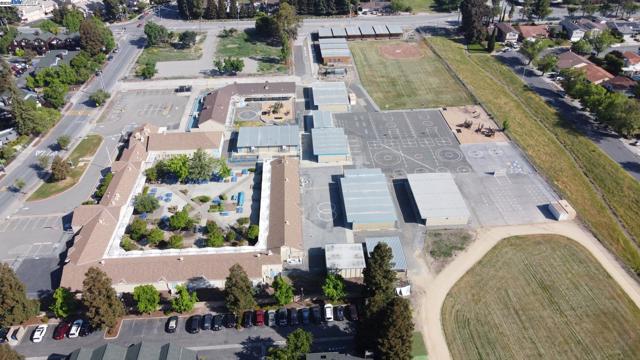 46762 Winema Cmn, Fremont CA: https://media.crmls.org/mediaz/dd190233-fa8b-48f0-bf2e-dcc1c2882766.jpg