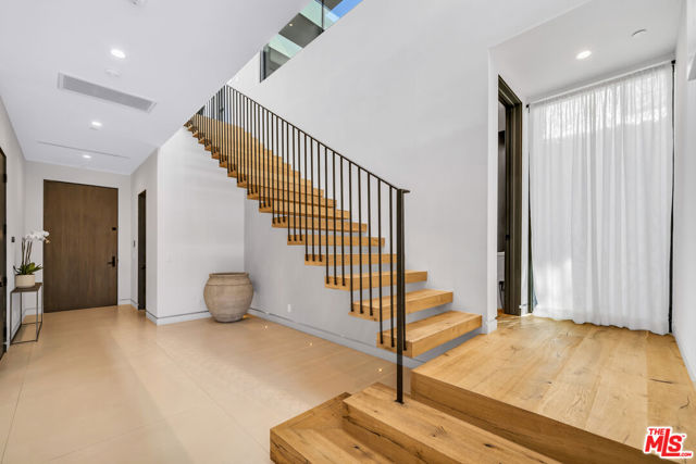 108 N Edinburgh Avenue, Los Angeles CA: https://media.crmls.org/mediaz/dd196e78-fea6-4981-a63c-9b92d40ea917.jpg