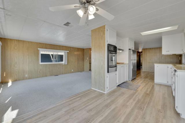 Home for Sale in Lakeside