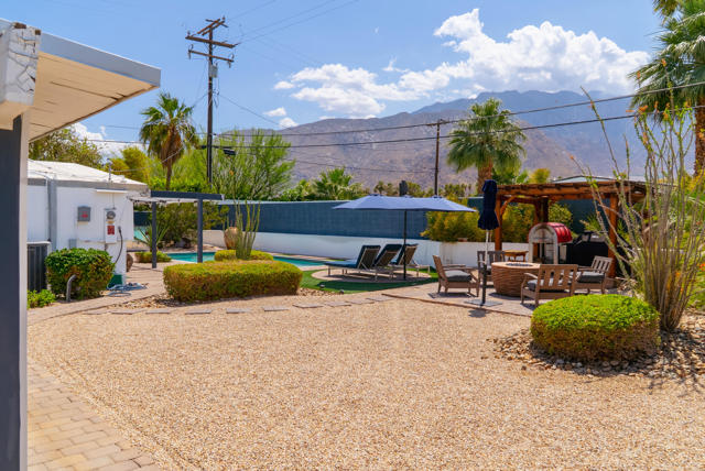 2845 E Wyman Drive, Palm Springs CA: https://media.crmls.org/mediaz/dd1a29f2-b048-42d4-8e16-a19297ac3d9b.jpg